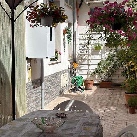 Casa Ninetta Apartman Riposto Kültér fotó