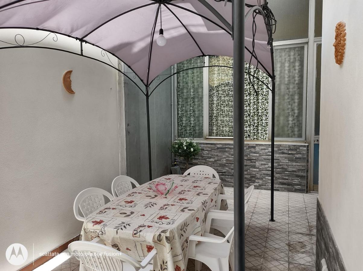 Casa Ninetta Apartman Riposto Kültér fotó